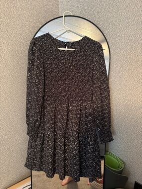 Womens Black Floral Long-Sleeve Tiered Dress